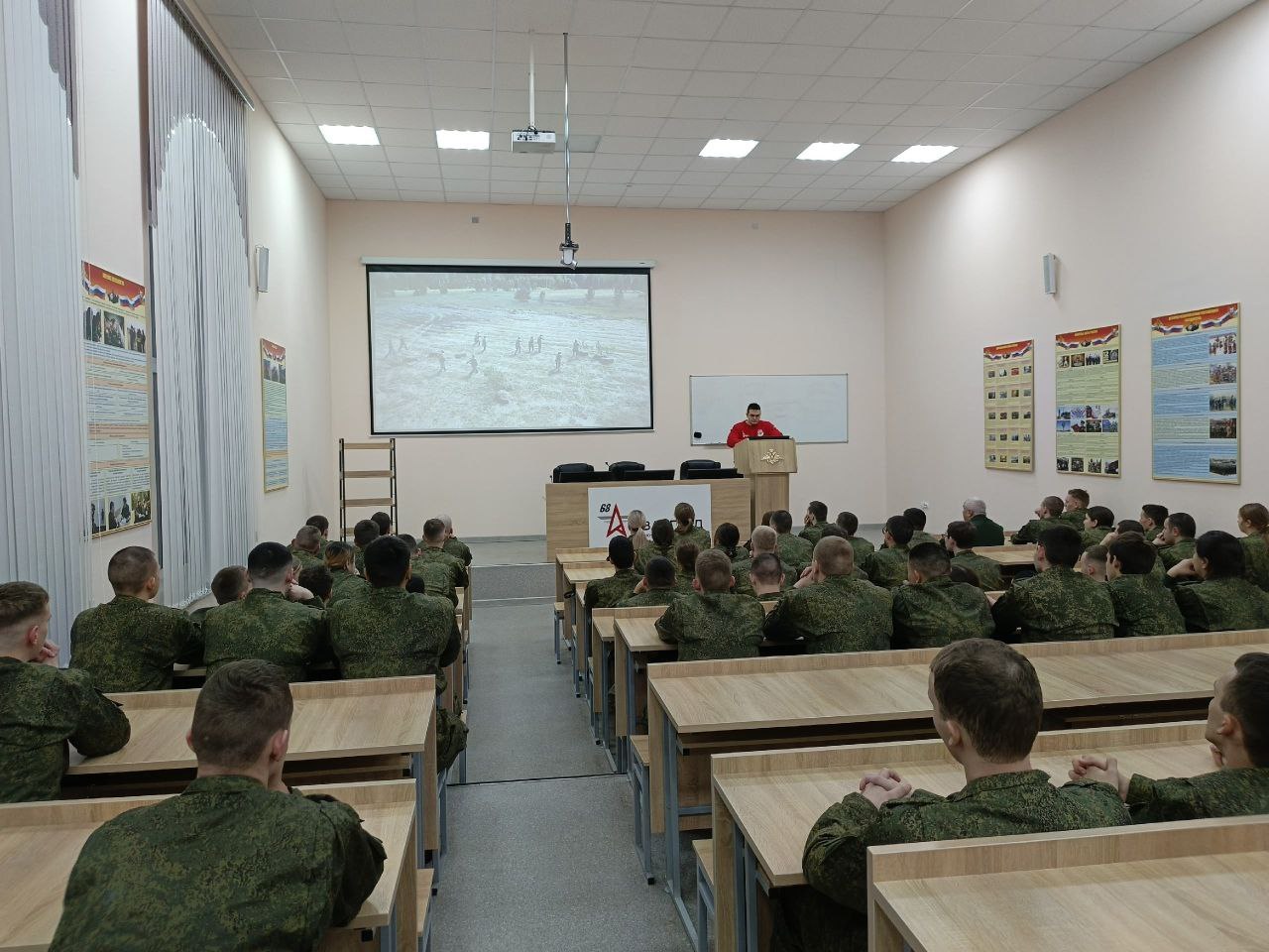 Патриотическая беседа со студентами: о волонтёрстве и служении Отечеству