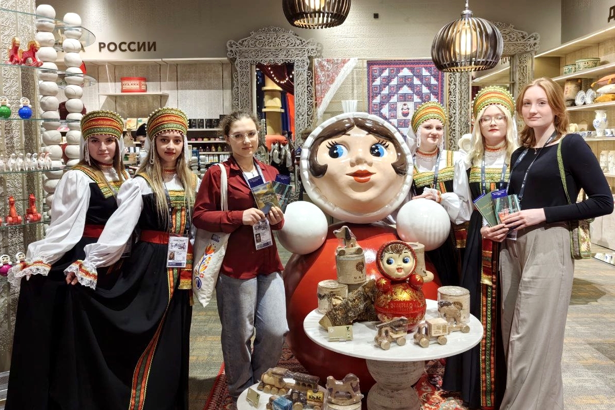 Студенты Державинского встретили Год единства народов России фото анонса