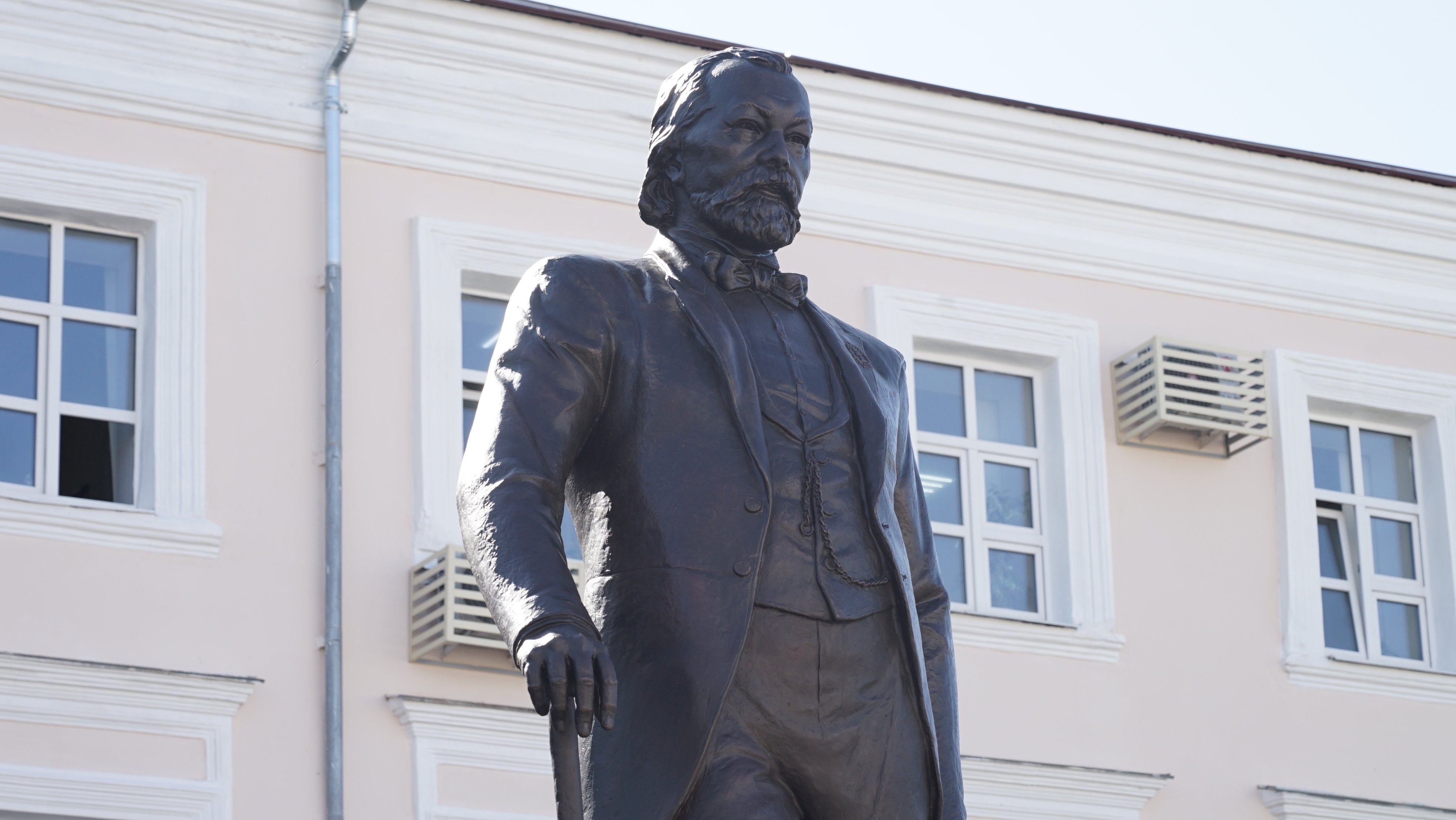 Державинцы стали участниками открытия памятника светилу российской адвокатуры Фёдору Плевако фото анонса