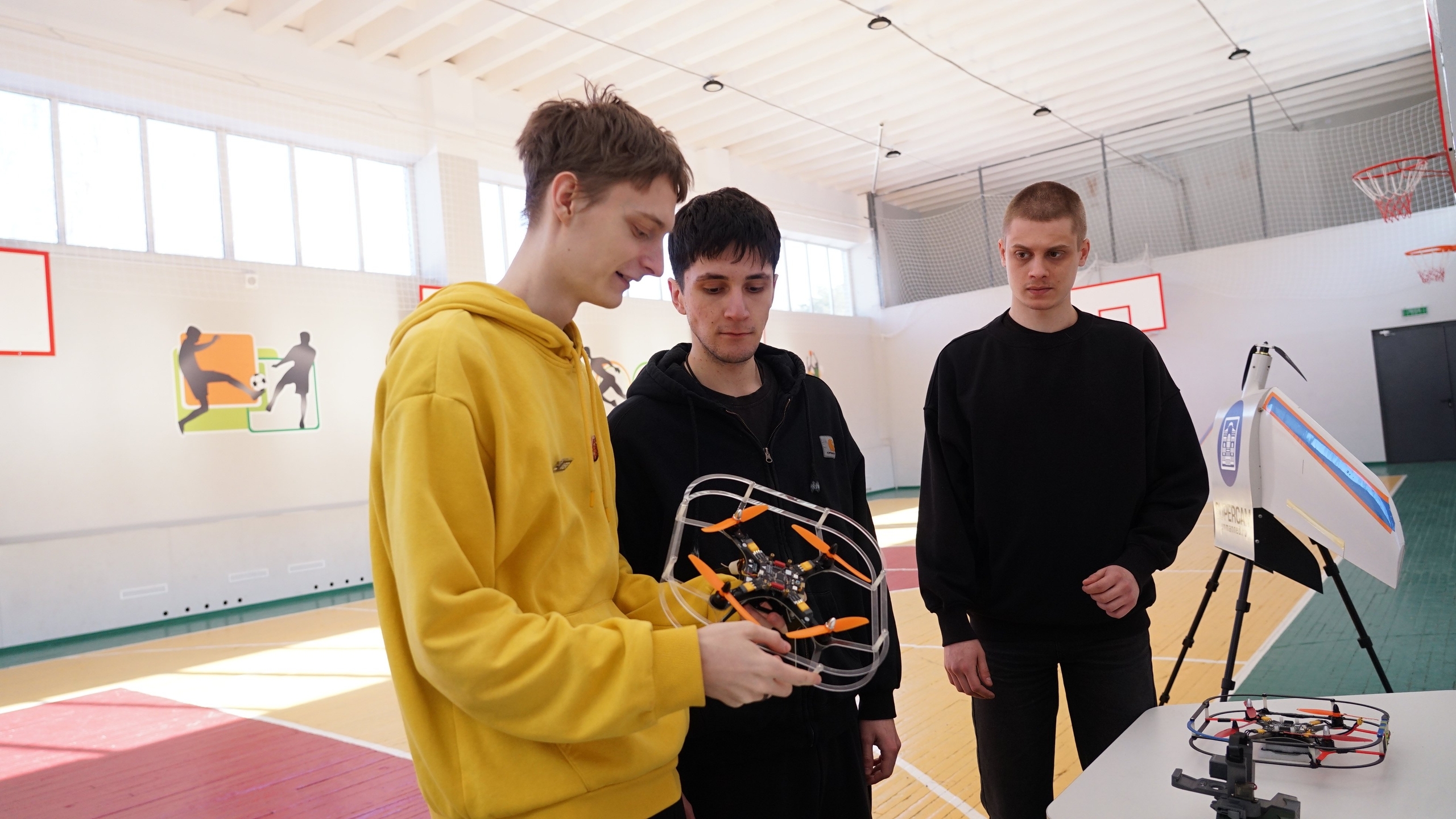 В рамках уникальной образовательной программы державинцы осваивают практические навыки пилотирования БПЛА фото анонса